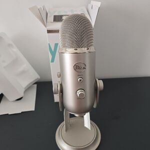 The Blue Yeti Limited Platinum Edition USB Microphone